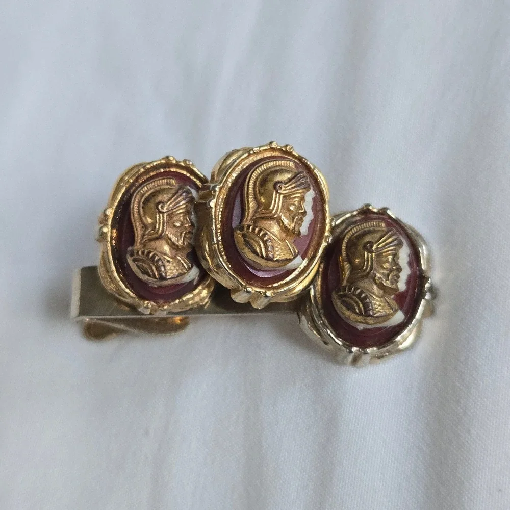 VTG Roman Knight Cufflinks Tie Clip Set Mens Gold Red Bar Intaglio Unbranded EUC